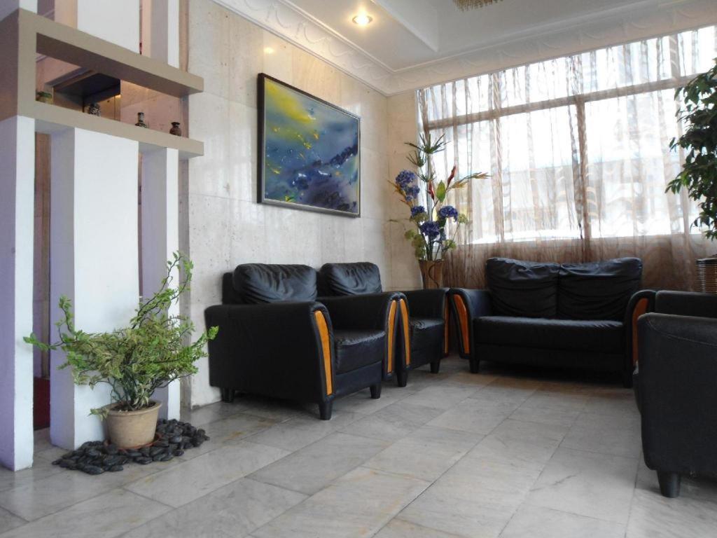 Regent Hotel Бинтулу Экстерьер фото