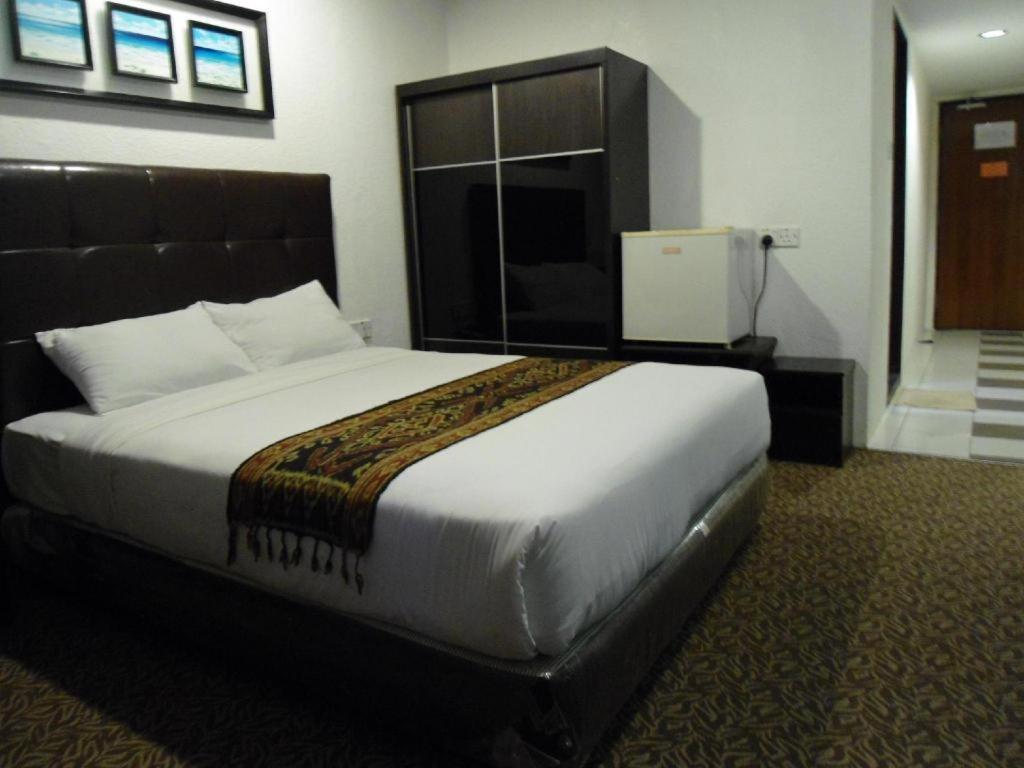 Regent Hotel Бинтулу Экстерьер фото