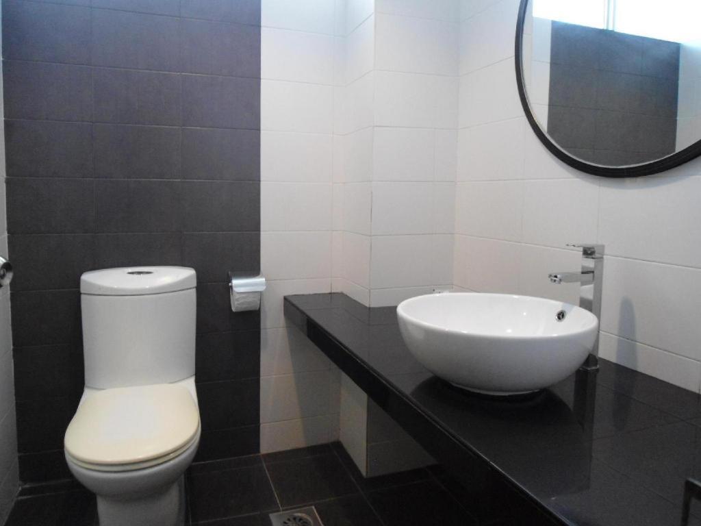 Regent Hotel Бинтулу Экстерьер фото