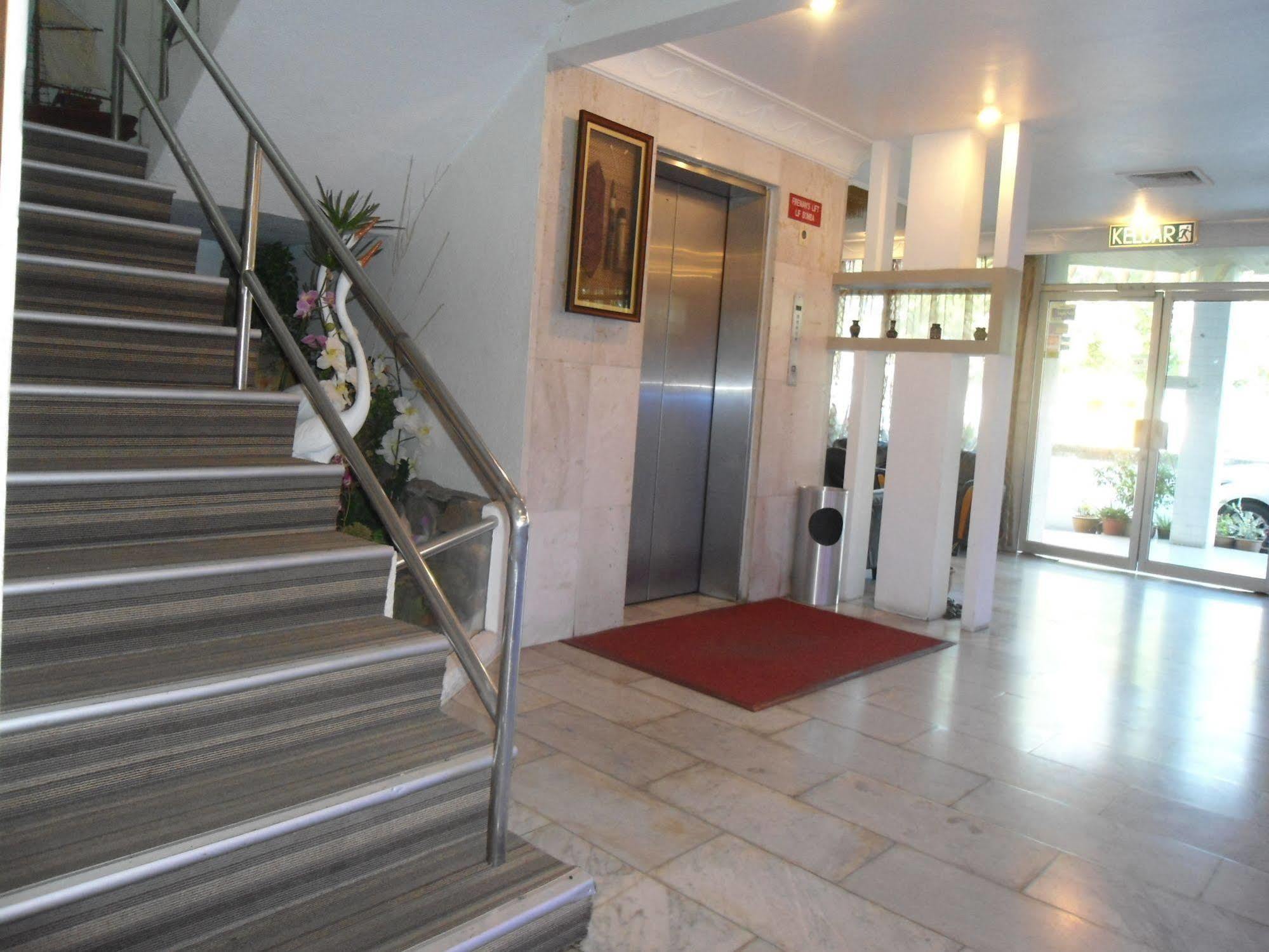 Regent Hotel Бинтулу Экстерьер фото