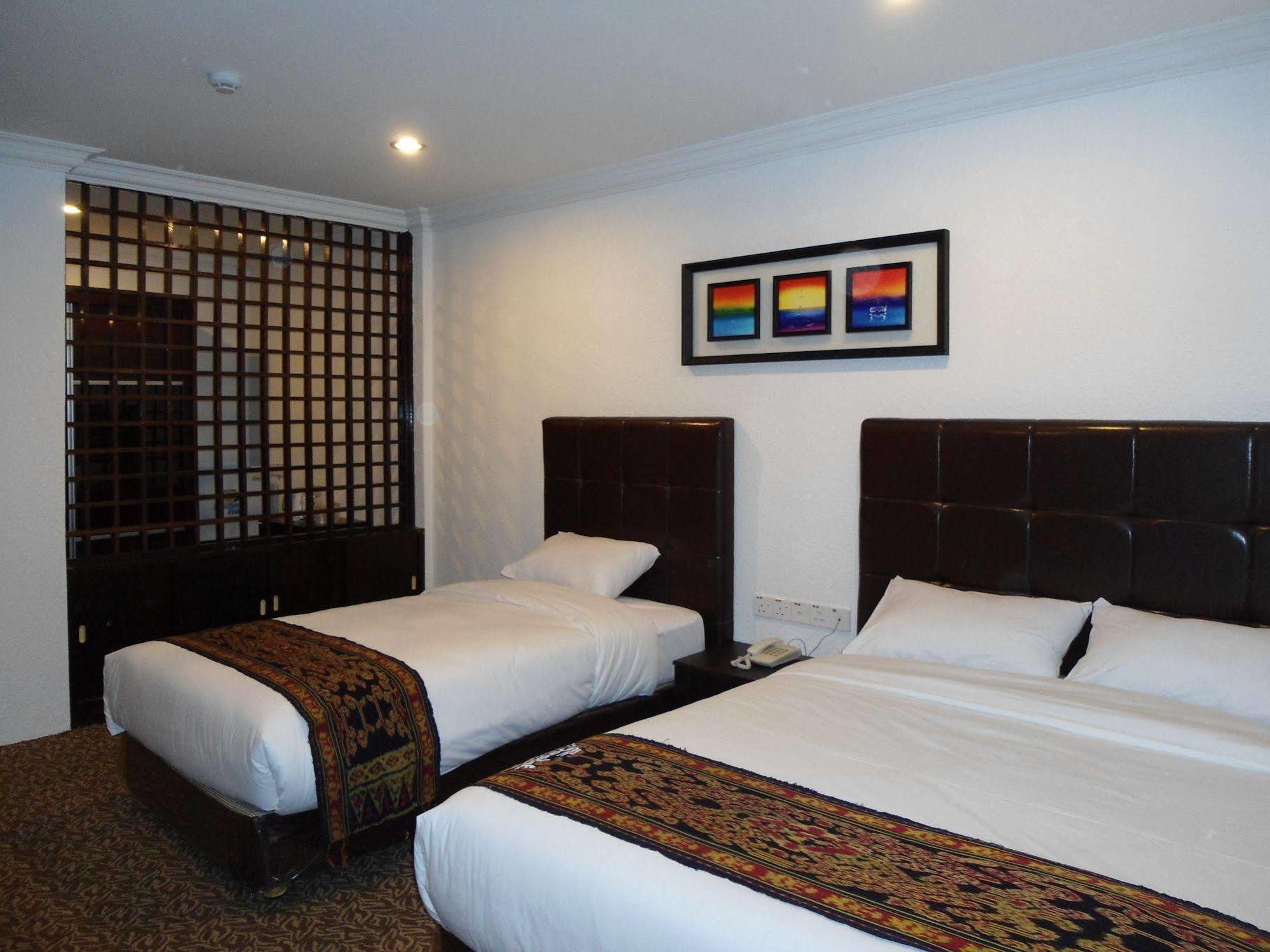 Regent Hotel Бинтулу Экстерьер фото