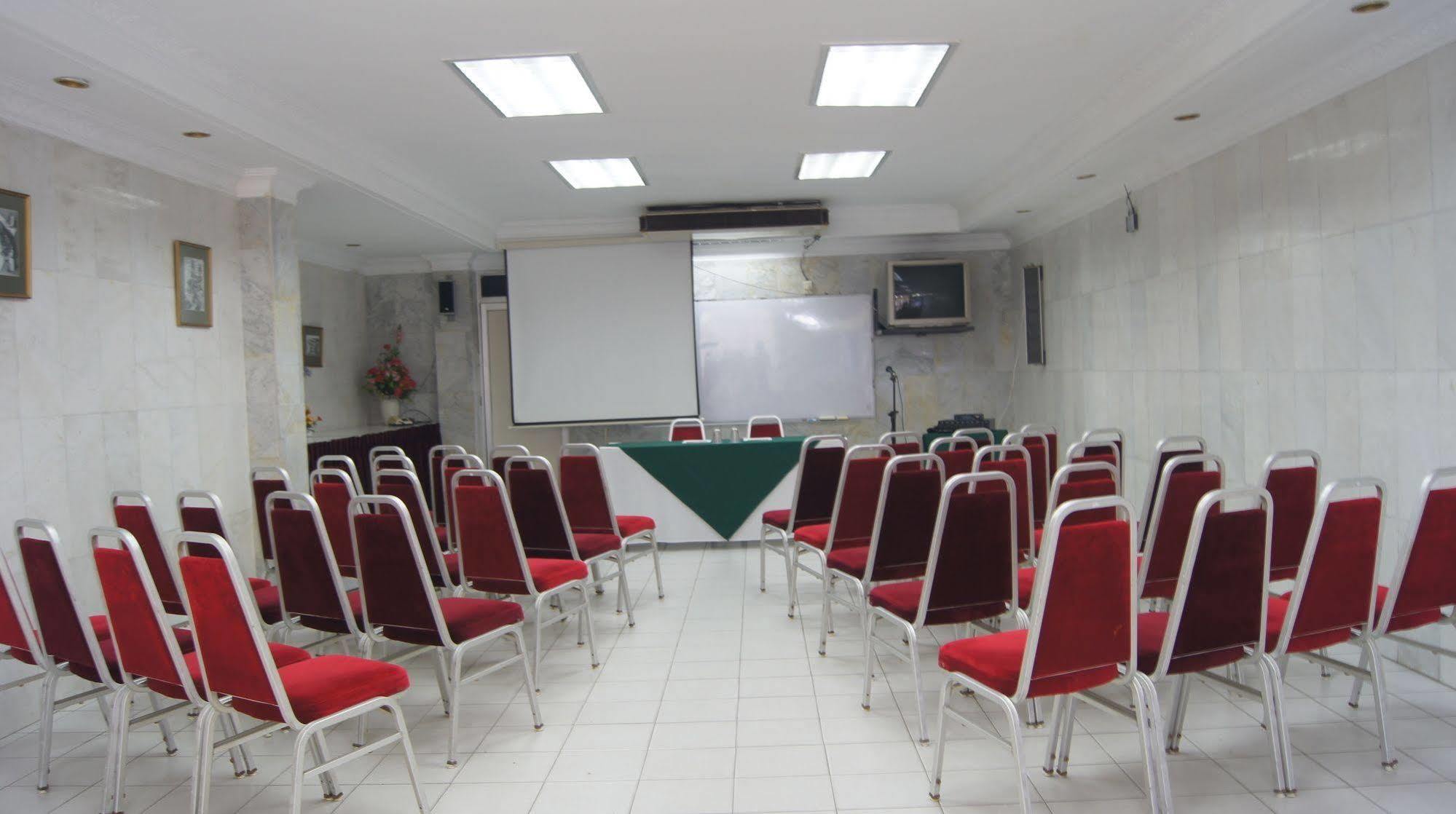 Regent Hotel Бинтулу Экстерьер фото