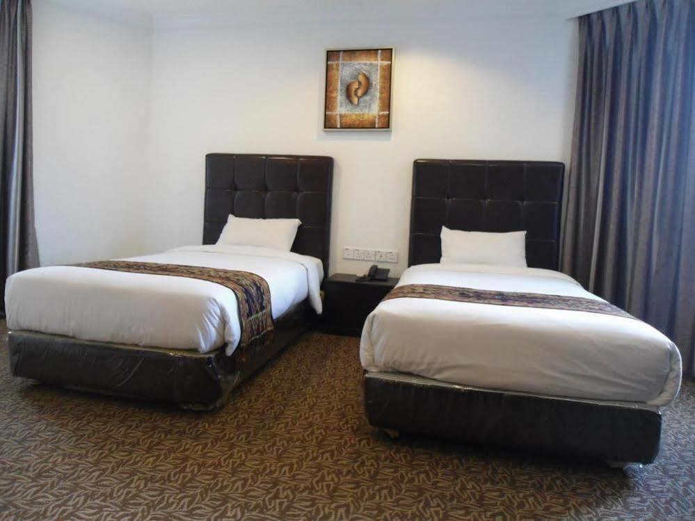 Regent Hotel Бинтулу Экстерьер фото