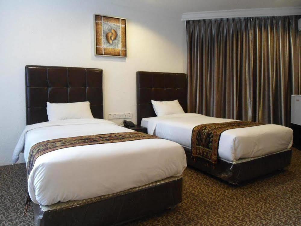 Regent Hotel Бинтулу Экстерьер фото